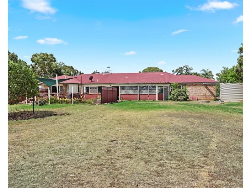 6 Russell Street, Oakey QLD 4401