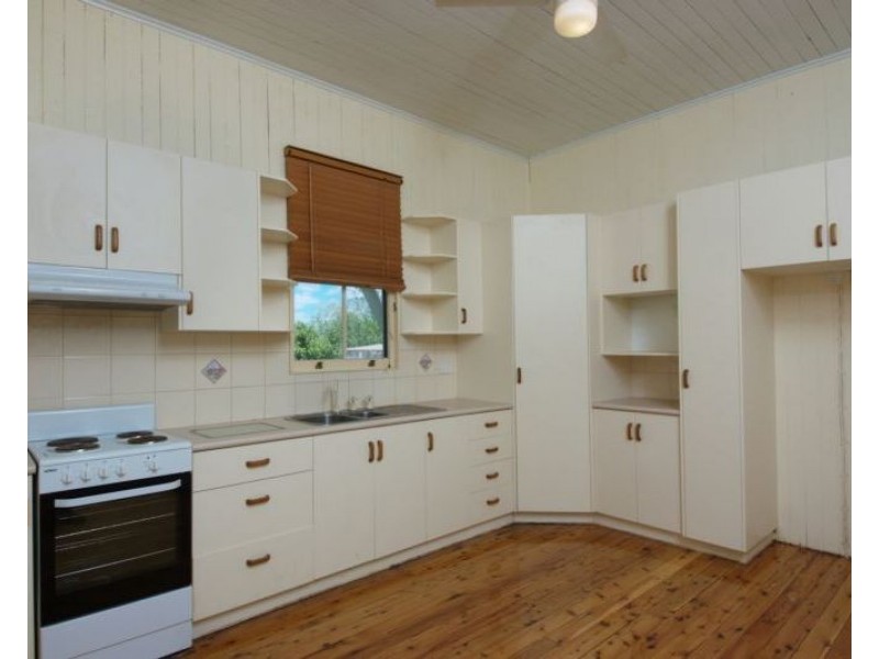 145 Henningsen Road, Oakey QLD 4401