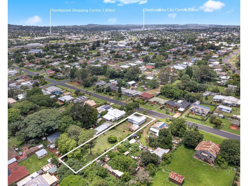 21A David Street, Rockville QLD 4350