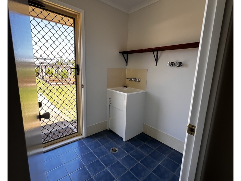 89 Bridge Street, Oakey QLD 4401