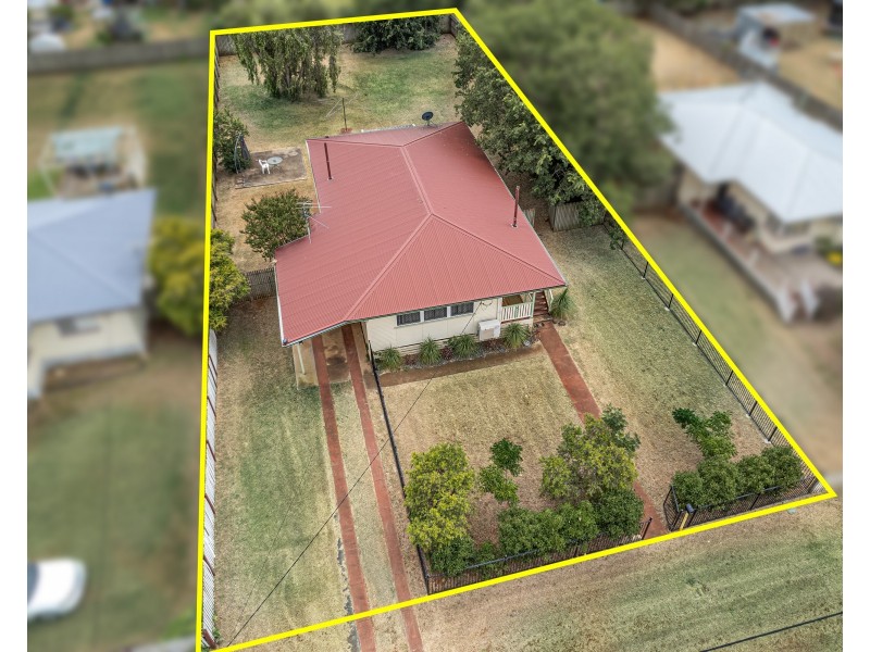 13 James Street, Oakey QLD 4401