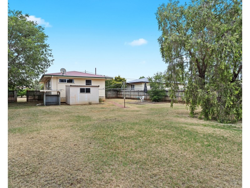 13 James Street, Oakey QLD 4401