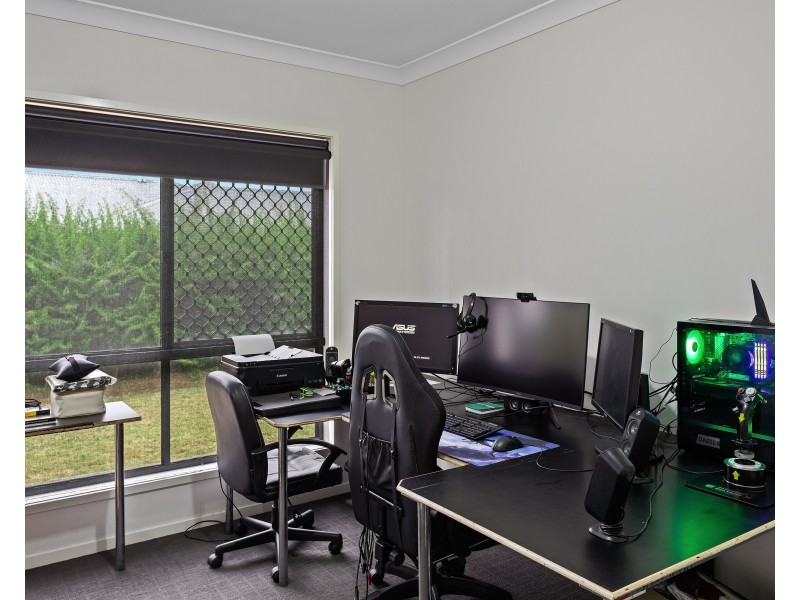 35 Murray Street, Oakey QLD 4401