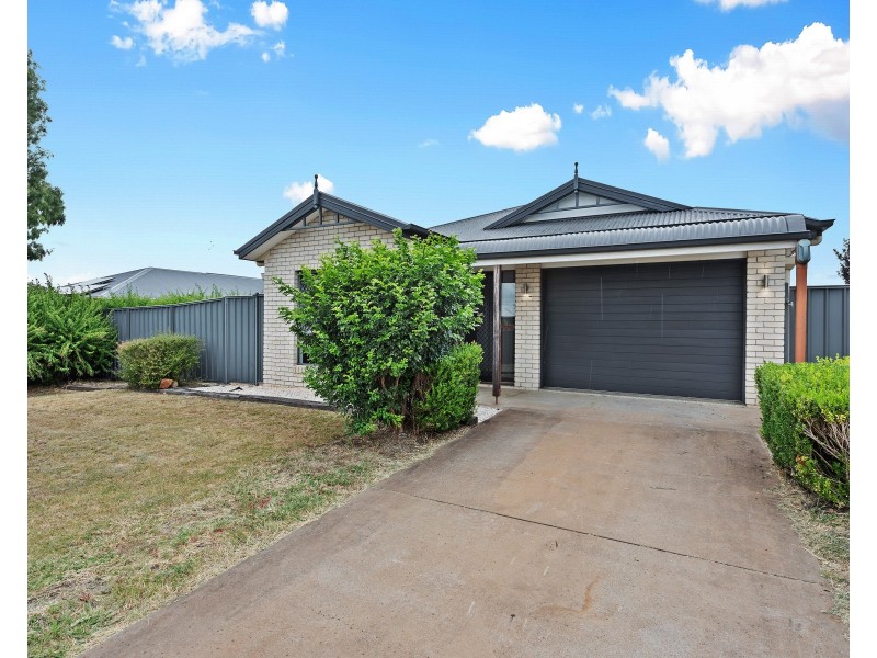 35 Murray Street, Oakey QLD 4401