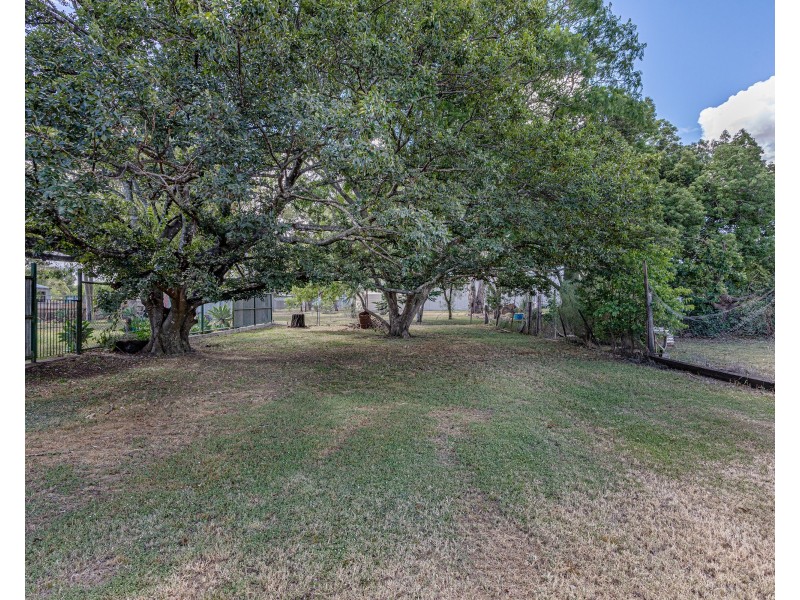 2 Taylor Street, Oakey QLD 4401