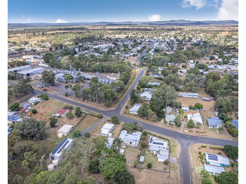 30 Cory Street, Oakey QLD 4401