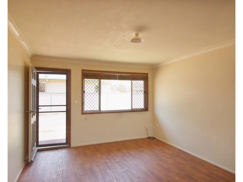 2/24 Proposch Street, Oakey QLD 4401