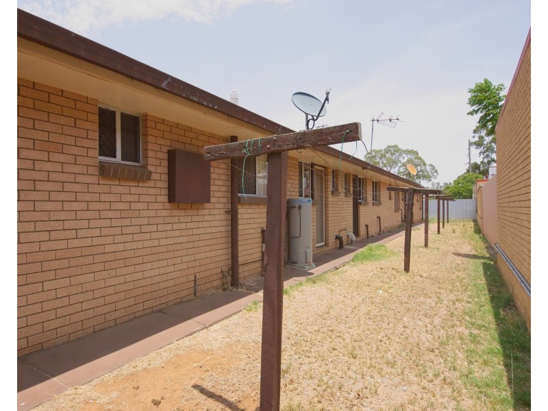 2/24 Proposch Street, Oakey QLD 4401