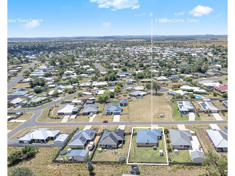 7 Leyden Drive, Oakey QLD 4401