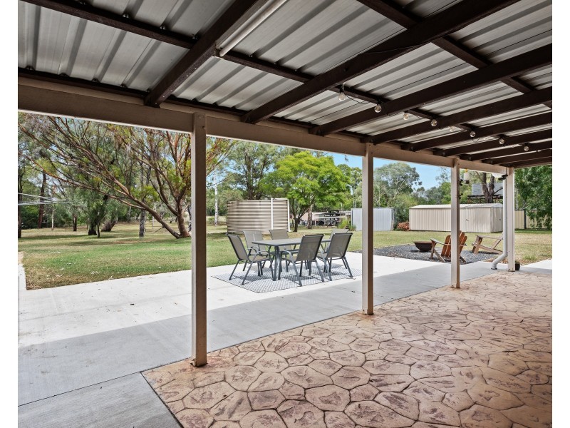 9 Voll Avenue, Oakey QLD 4401