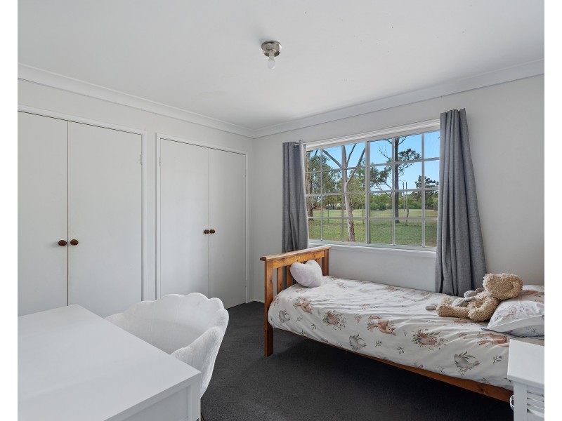 9 Voll Avenue, Oakey QLD 4401