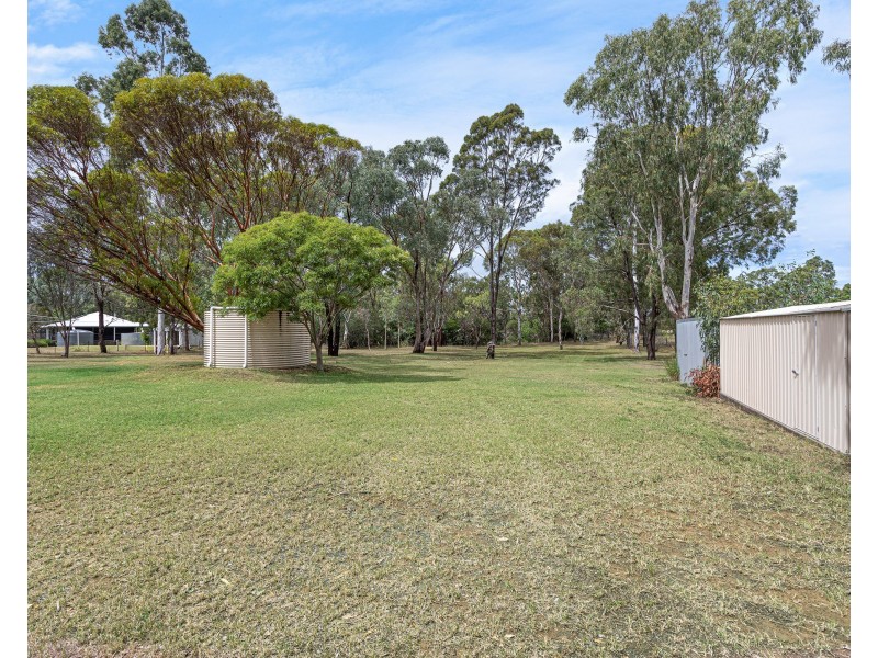 9 Voll Avenue, Oakey QLD 4401