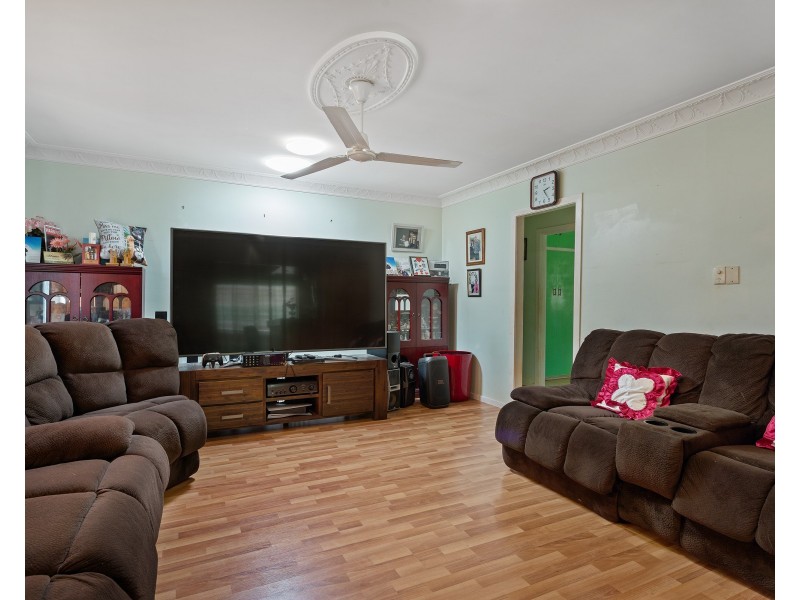 3 Whitefriars Street, Rockville QLD 4350