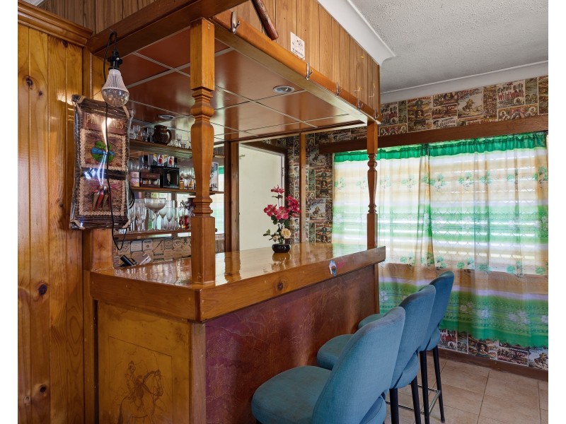 3 Whitefriars Street, Rockville QLD 4350