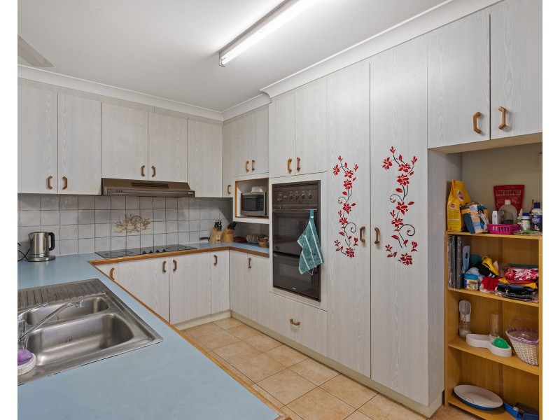 3 Whitefriars Street, Rockville QLD 4350