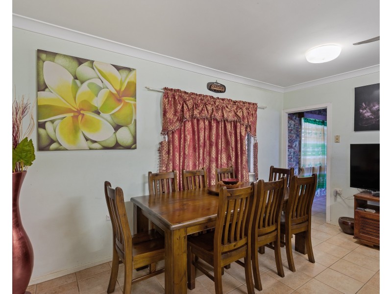 3 Whitefriars Street, Rockville QLD 4350