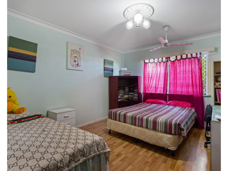 3 Whitefriars Street, Rockville QLD 4350