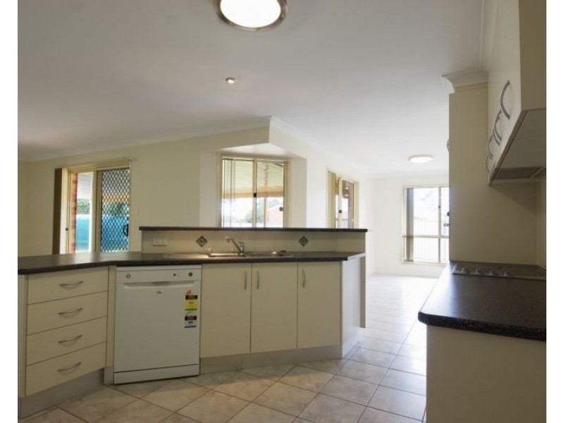 18 Cass Court, Oakey QLD 4401