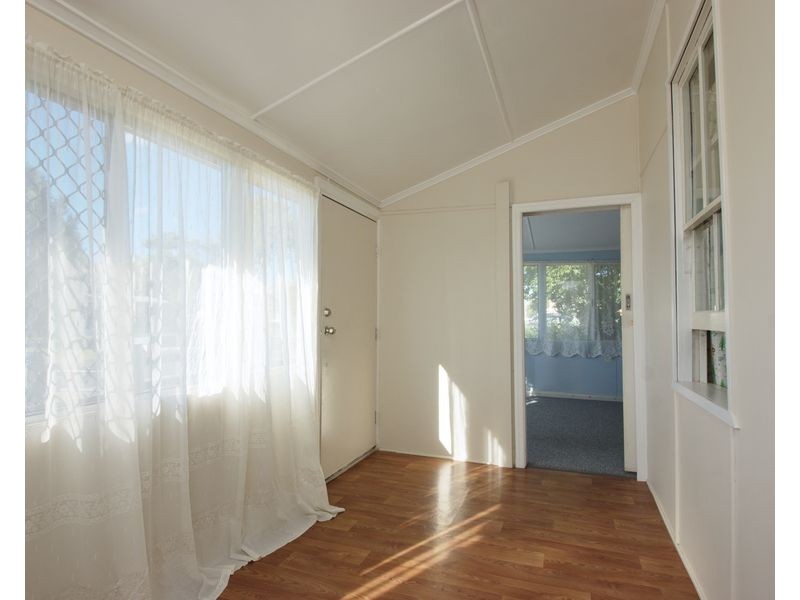 11 Creek Street, Oakey QLD 4401