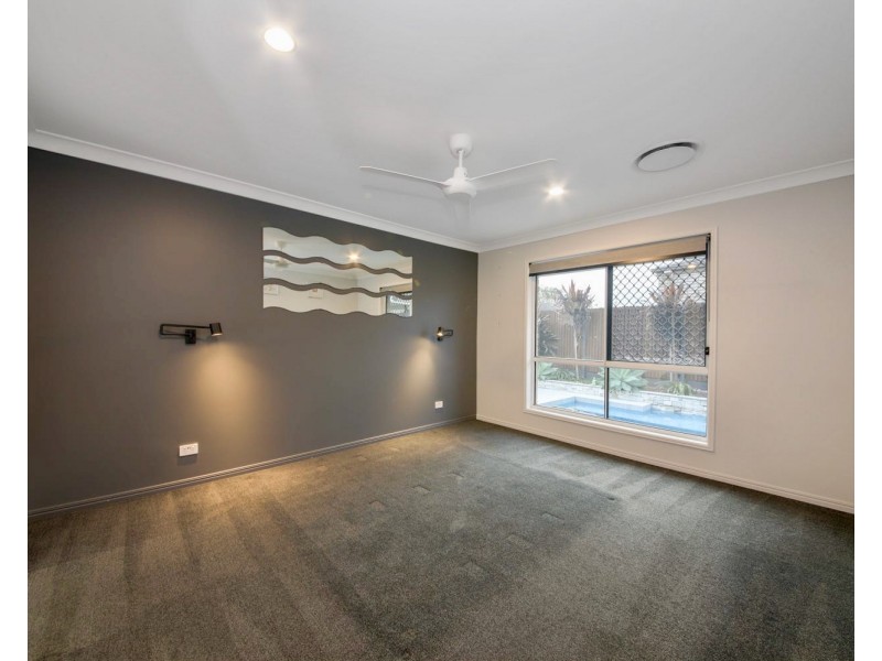 41 Hubner Drive, Rothwell QLD 4022