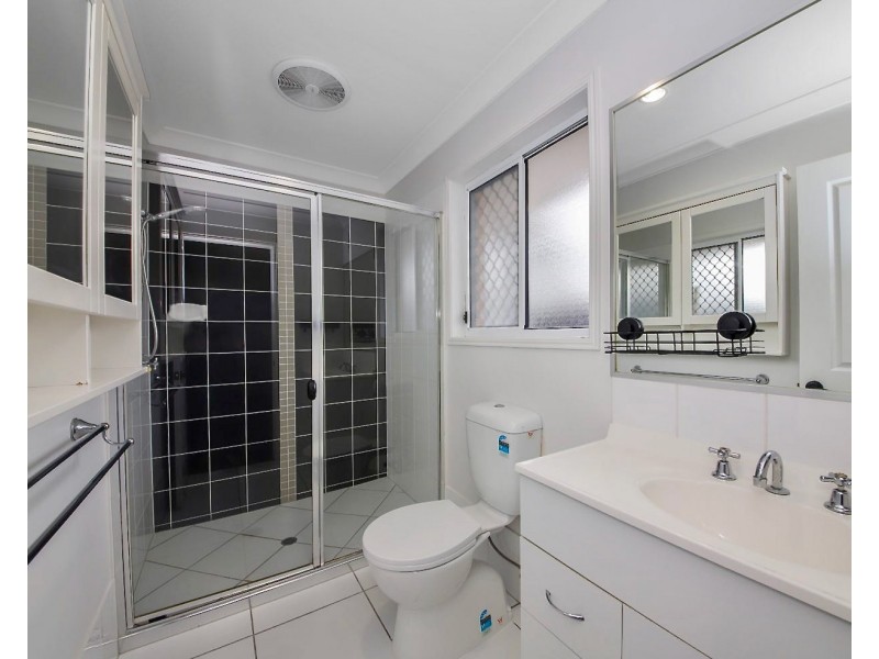 41 Hubner Drive, Rothwell QLD 4022