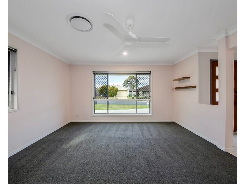 41 Hubner Drive, Rothwell QLD 4022