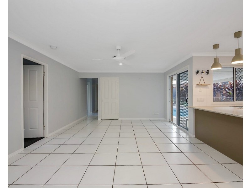 41 Hubner Drive, Rothwell QLD 4022
