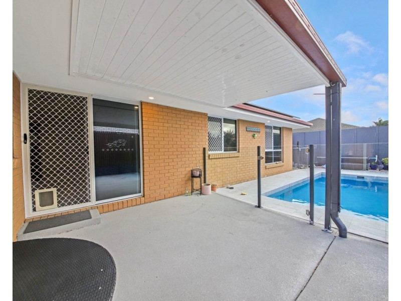 41 Hubner Drive, Rothwell QLD 4022