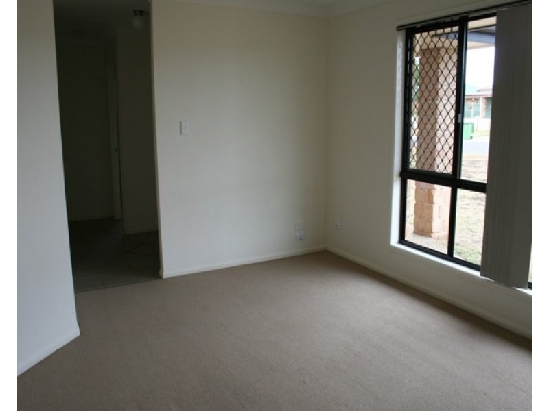 10 Cass Court, Oakey QLD 4401