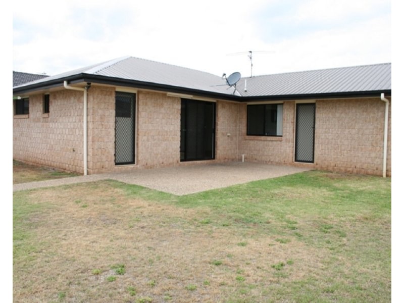 10 Cass Court, Oakey QLD 4401