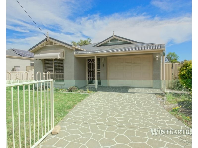 11 Cherry Street, Oakey QLD 4401