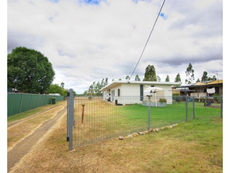 2/23 York Street, Oakey QLD 4401