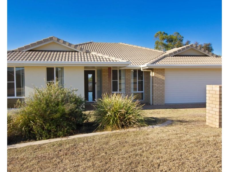 32 Aruma Drive, Oakey QLD 4401