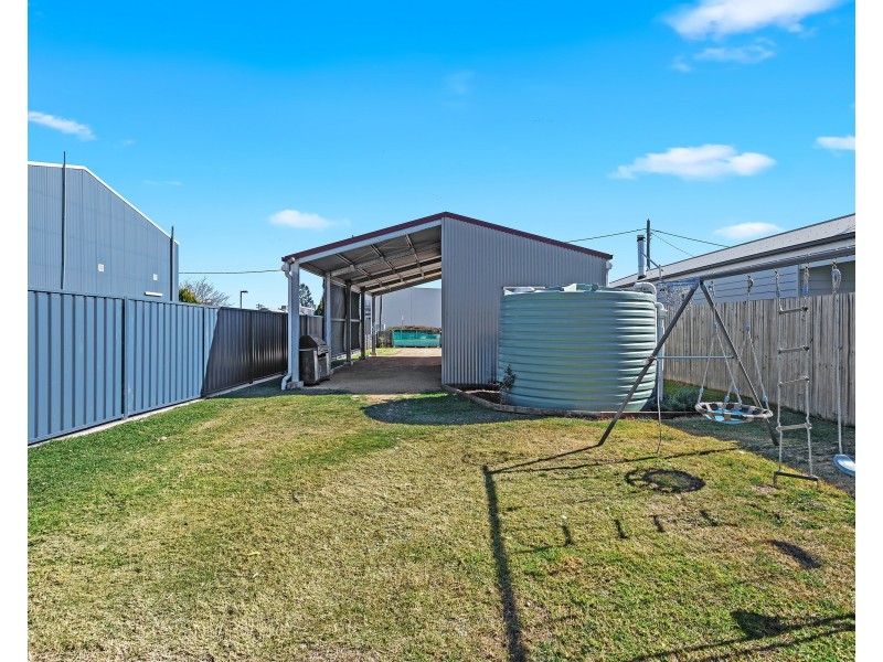 3B Desmond Street, Oakey QLD 4401
