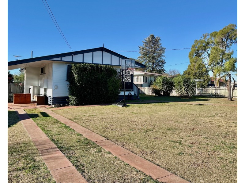 7 James Street, Oakey QLD 4401