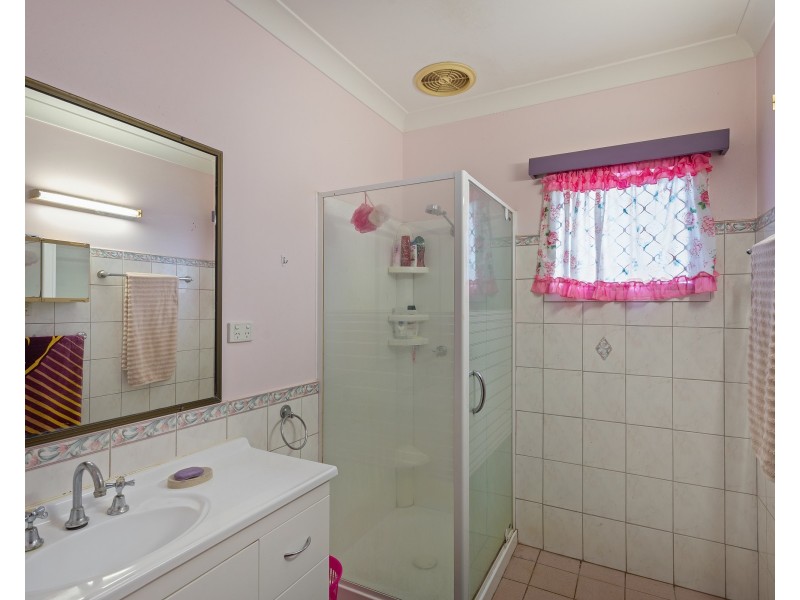 3 Whitefriars Street, Rockville QLD 4350