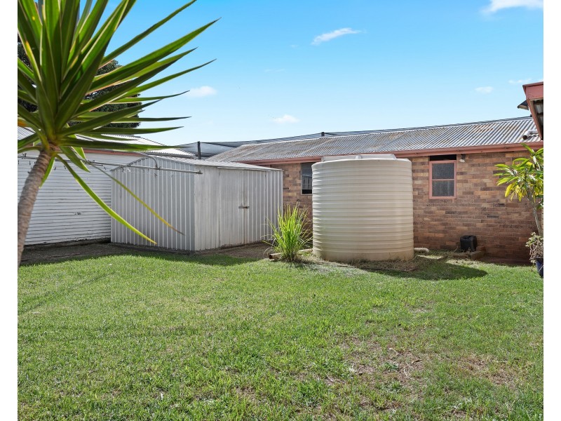 3 Whitefriars Street, Rockville QLD 4350