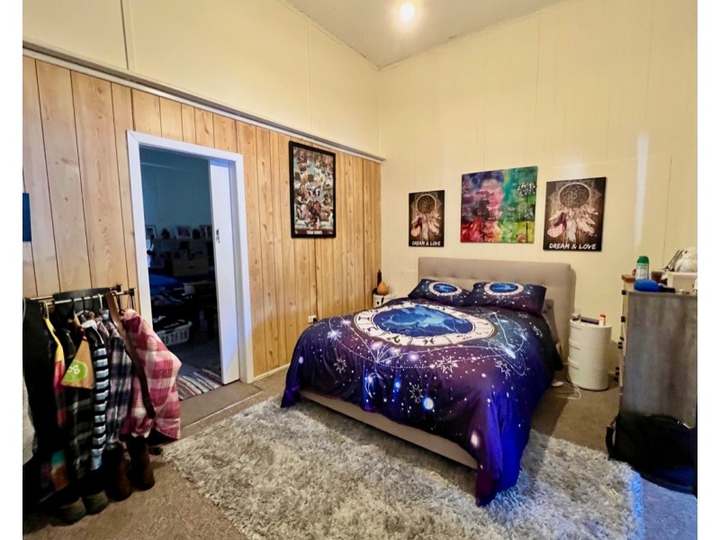 4 Station Street, Jondaryan QLD 4403