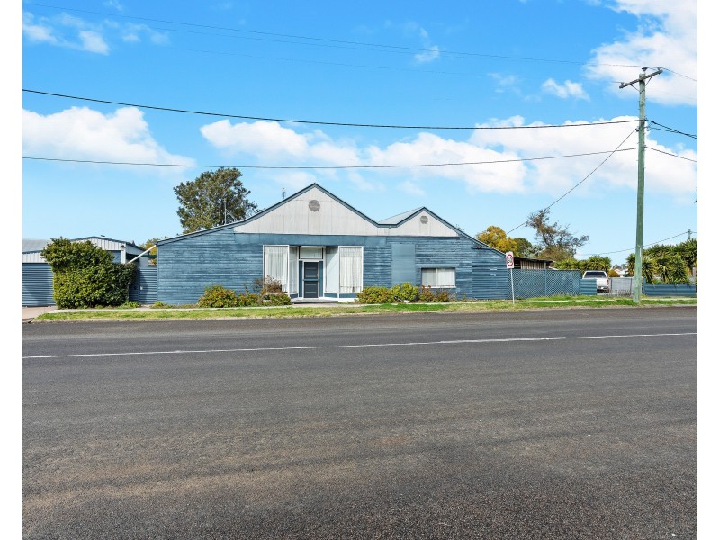 4 Station Street, Jondaryan QLD 4403