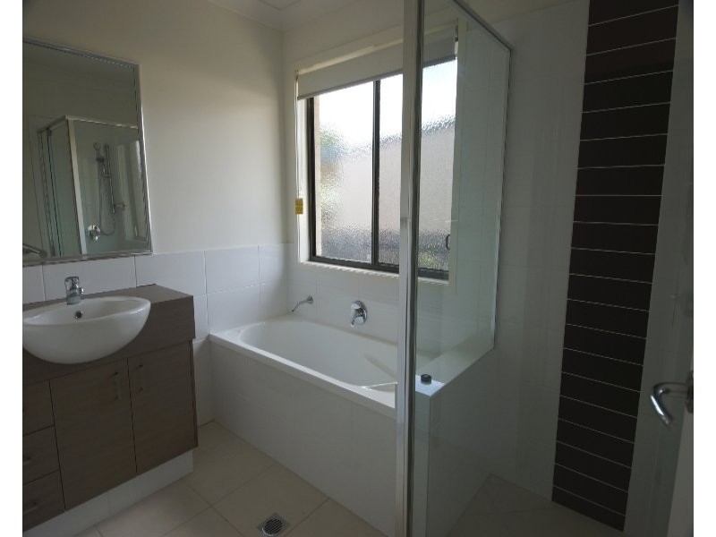 7 Desmond Lane, Oakey QLD 4401