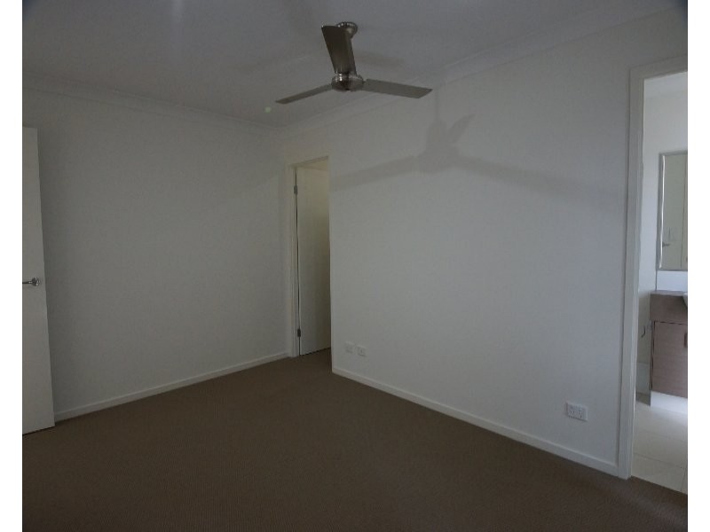 7 Desmond Lane, Oakey QLD 4401