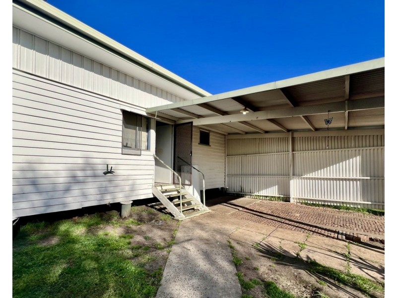 19 Bagot Street, Dalby QLD 4405