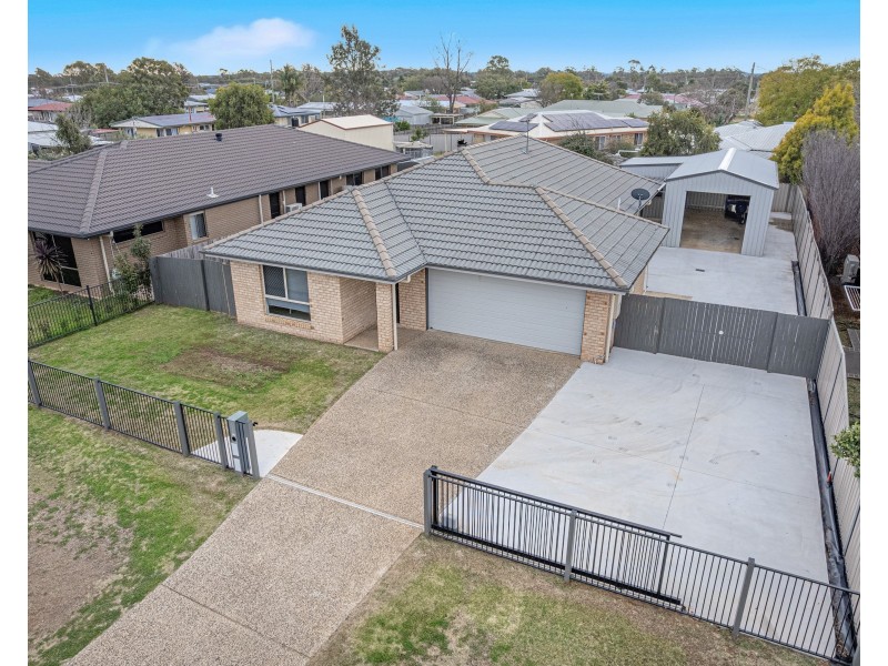 15 Murray Street, Oakey QLD 4401