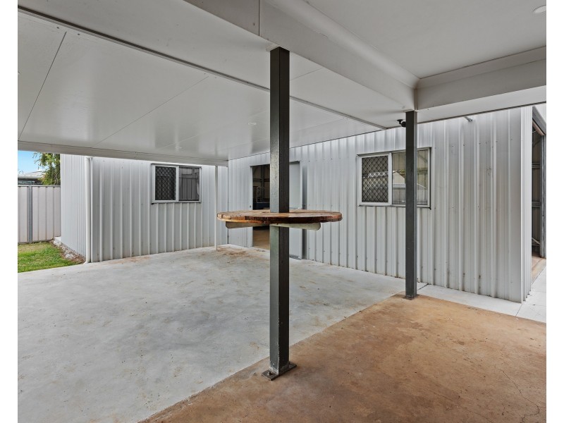 15 Murray Street, Oakey QLD 4401