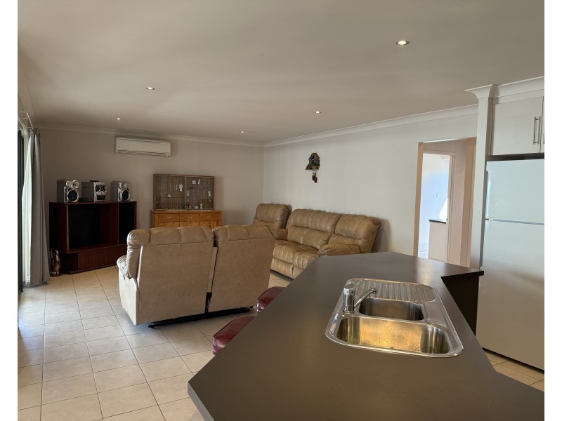 7 Lynne Court, Oakey QLD 4401