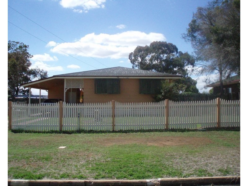 39 Proposch Street, Oakey QLD 4401
