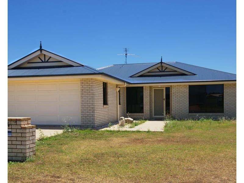 14 Debbie Court, Oakey QLD 4401