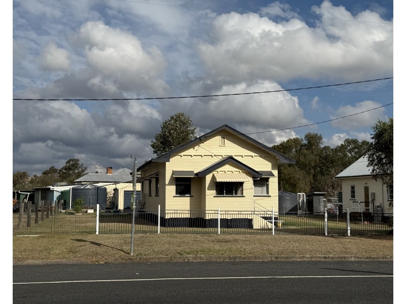 8 Margaret Street, Maclagan QLD 4352