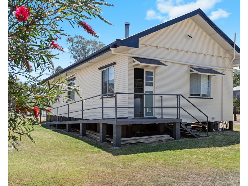 8 Margaret Street, Maclagan QLD 4352