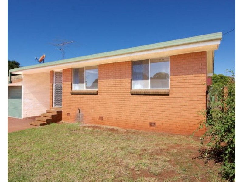 1/52 Hoey Street, Kearneys Spring QLD 4350